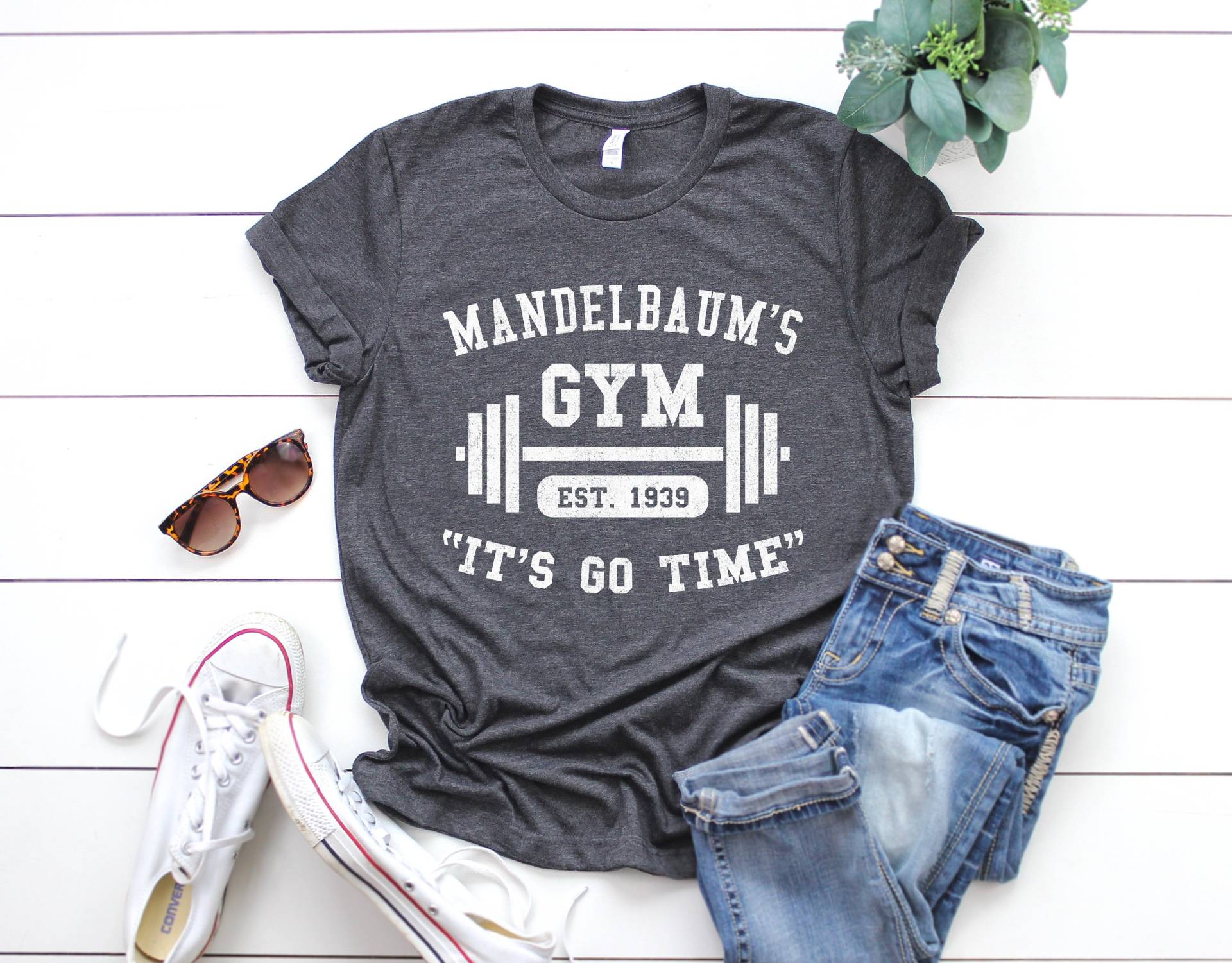 Mandelbaums Gym It's Go Time Workout Übung Kurzarm Unisex T-Shirt Mandelbaums Gym It's Go Time Workout Übung Kurzarm Unisex T-Shirt von DetourShirts