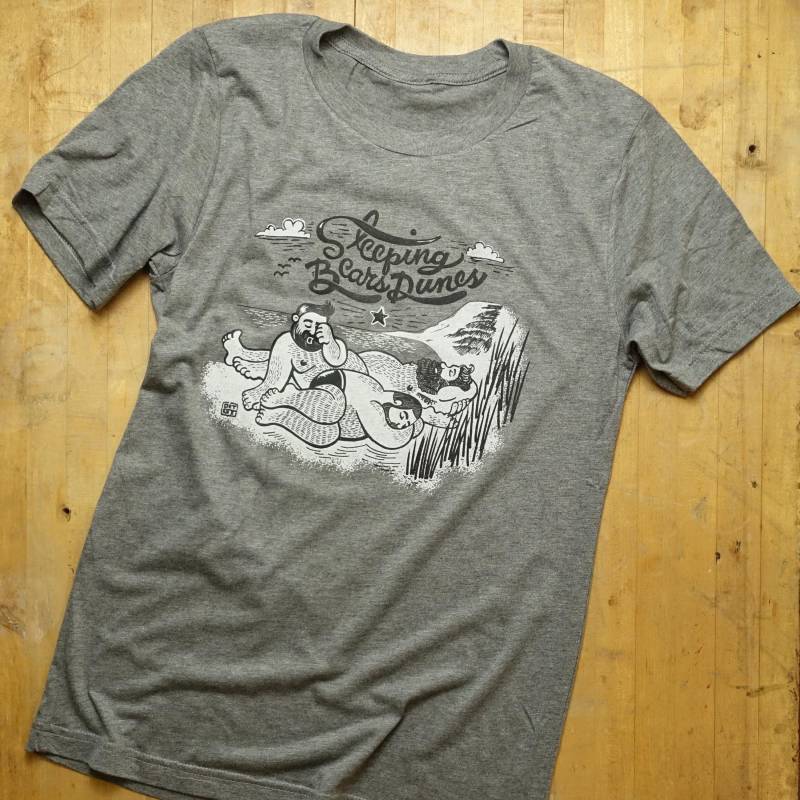 Schlafende Bären Dünen T-Shirt von DetroitGT