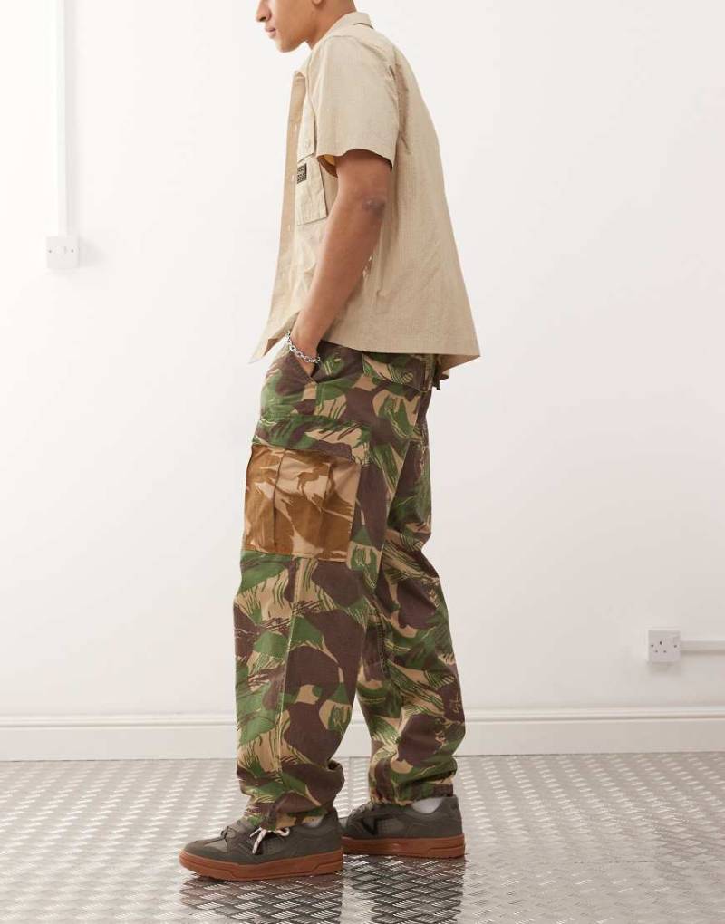 Deus Ex Machina - Arts & Crafts - Mehrfarbige Cargohose mit Tarnmuster-Bunt von Deus Ex Machina