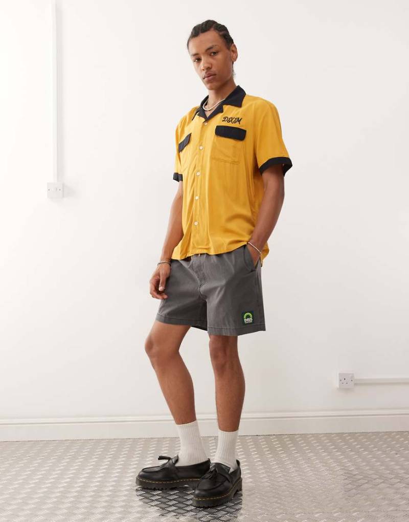 Deus Ex Machina - Sandbar - Shorts in Grau mit Acid-Waschung von Deus Ex Machina