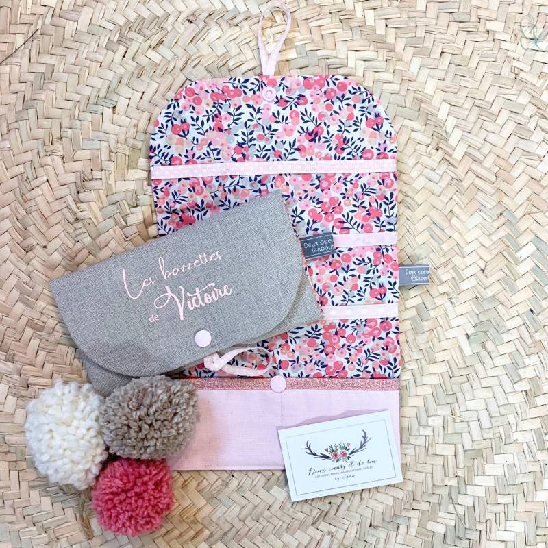 Anpassbare Haarspangentasche Aus Leinen Und Liberty Wiltshire Pois De Senteur, Haarspangentasche, Personalisiertes Mädchengeschenk, Babyparty von Deuxcoeursetdelin
