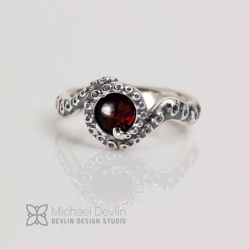 Oktopus Inspirierter Ring, Schwarzer Opal 925Er Silber von DevlinDesignStudio