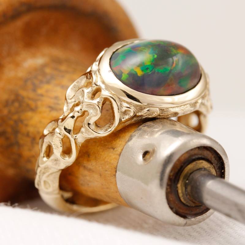 Welo Black Opal Ring 585Er Gelbgold, Feinste Ringschiene, Ringgröße 6, 5 Welo Black Opal Ring 585Er Gelbgold, Feinste Ringschiene, Ringgröße 6, 5 von DevlinDesignStudio