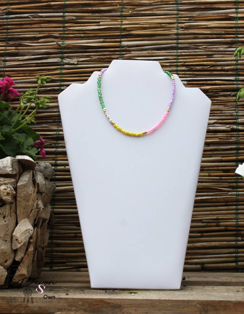 Goldhalsband Mit Farbigen Perlen, Perlenhalsband, Sommerliches Halsband, Halsband von Devonsown