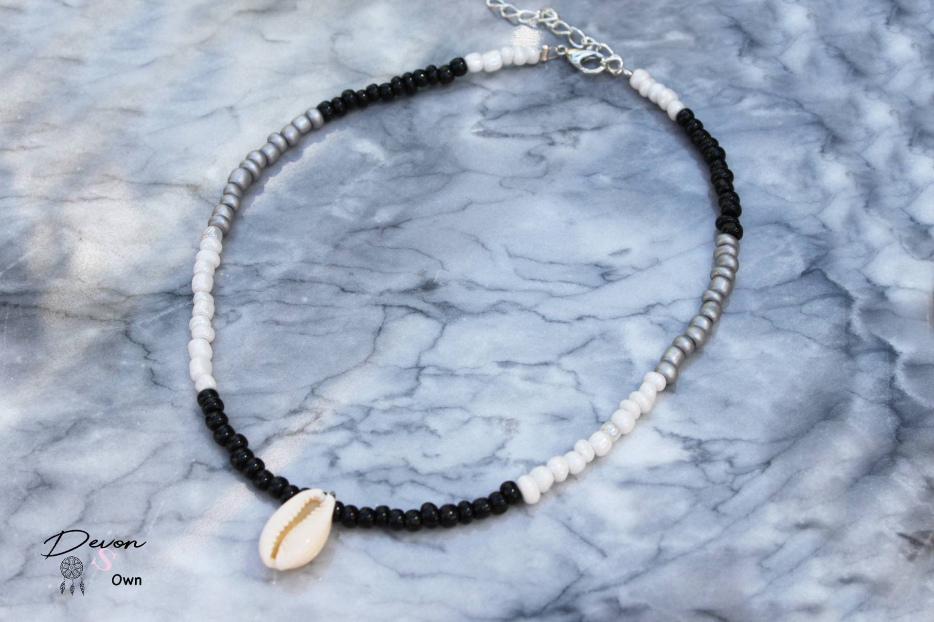 Halsband Mit Verschiedenfarbigen Perlen, Perlenhalsband, Sommerliches Halsband von Devonsown