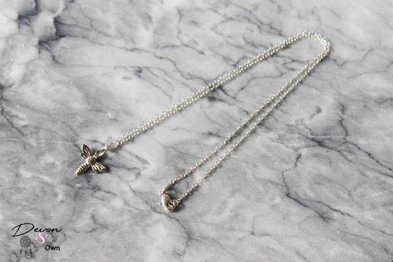 Silberne Bienenkette, Halskette Mit Bienenanhänger, Versilberte Bienenanhänger von Devonsown