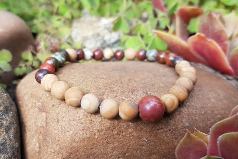 Armband Aus Picasso-Jaspis Und Holz-Jaspis - Stretch von DhimahiDesign