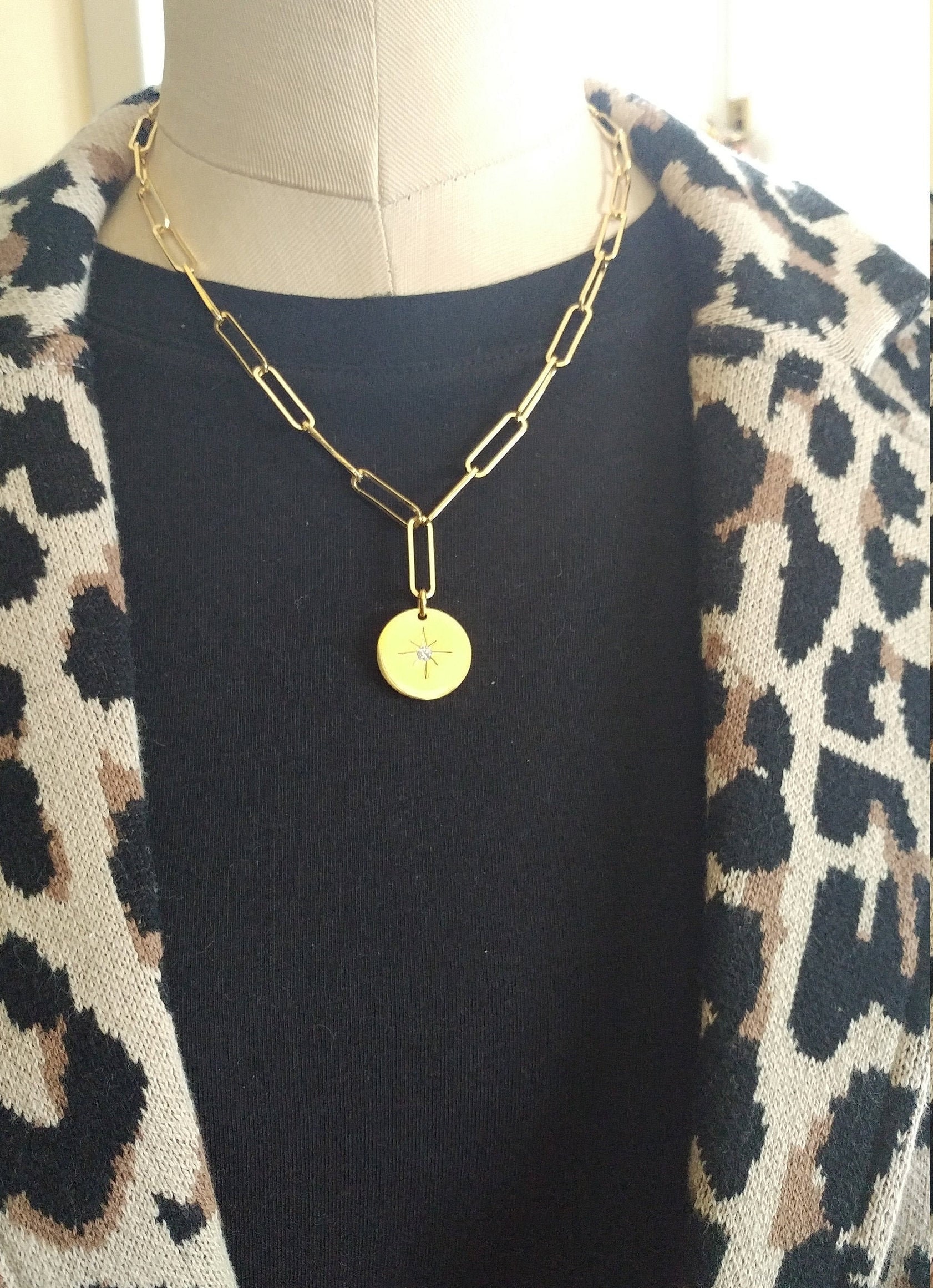 Papier-Clip Medaillon Halskette, Vergoldet Messing, Stern, Rund Papier-Clip Medaillon Halskette, Vergoldet Messing, Stern, Rund von DiBA