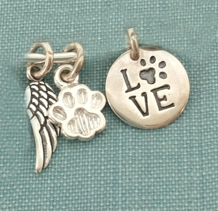 Add On Charms Mit Kauf Von Halskette, Armband, Armreif, Engelsflügel, Pfotenabdruck, Kleines Herz, Knochen, Liebe Add On Charms Mit Kauf Von Halskette, Armband, Armreif, Engelsflügel, Pfotenabdruck, Kleines Herz, Knochen, Liebe von DiBAdog
