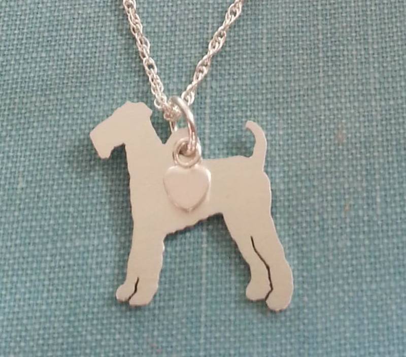 Airedale Terrier Hund Halskette, Sterling Silber Personalisieren Anhänger, Rasse Silhouette Charm Rettung Tierheim Airedale Terrier Hund Halskette, Sterling Silber Personalisieren Anhänger, Rasse Silhouette Charm Rettung Tierheim von DiBAdog