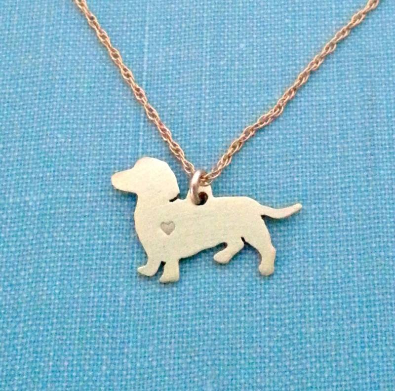 Dackel Hund Halskette, 14Kt Gold Gefüllt & Messing Personalisieren Anhänger, Rasse Silhouette Charm Rettung Tierheim, Erinnerungsgeschenk Dackel Hund Halskette, 14Kt Gold Gefüllt & Messing Personalisieren Anhänger, Rasse Silhouette Charm Rettung Tierheim, Erinnerungsgeschenk von DiBAdog