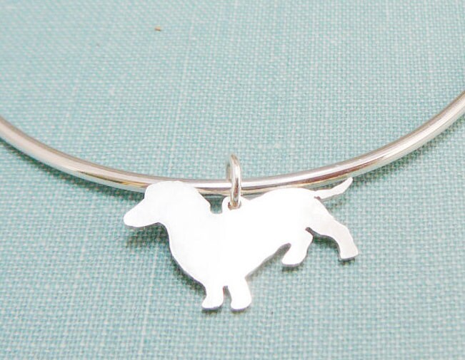 Dackel Hunde Armreif, Sterling Silber Personalisiert Doxie Anhänger, Rasse Silhouette Charm, Resue Shelter, Muttertag Geschenk von DiBAdog