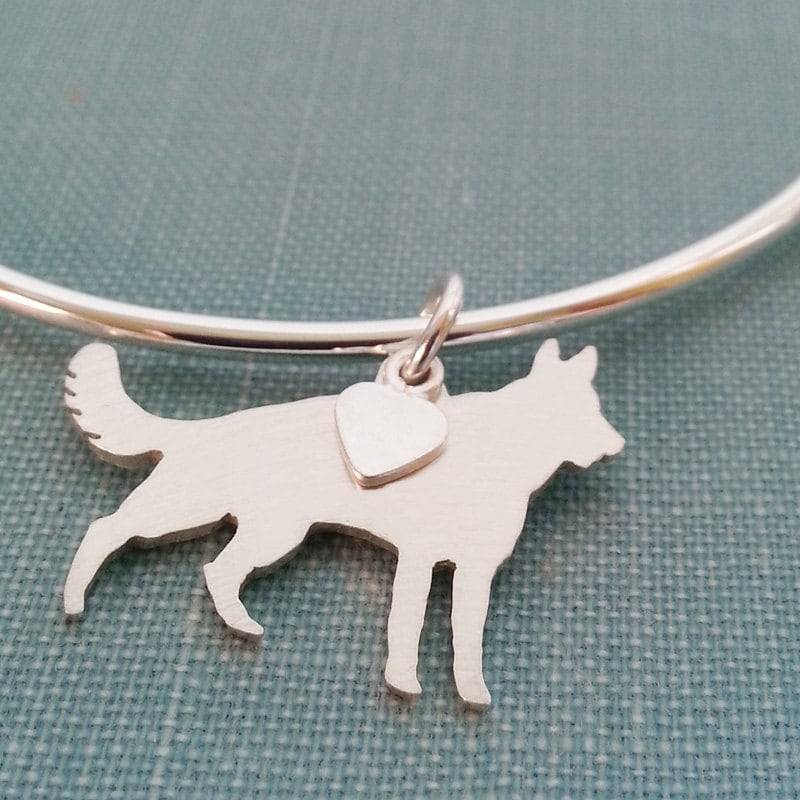 Deutscher Schäferhund Armreif, 925 Silber Personalisiert Anhänger, Rasse Silhouette Charm, Rettungsunterstand, Erinnerungsgeschenk von DiBAdog