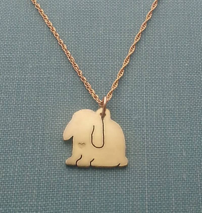 Lop Hase Halskette, 14Kt Gold Gefüllt & Messing Anhänger, Rasse Silhouette Charm Rettung Tierheim, Erinnerungsgeschenk Lop Hase Halskette, 14Kt Gold Gefüllt & Messing Anhänger, Rasse Silhouette Charm Rettung Tierheim, Erinnerungsgeschenk von DiBAdog