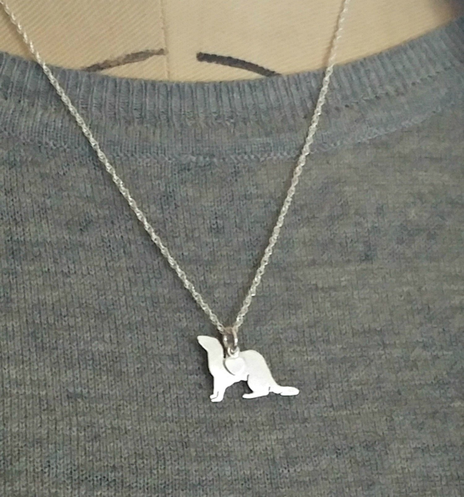 sterling Silber Frettchen Charm Halskette, Silhouette Anhänger von DiBAdog