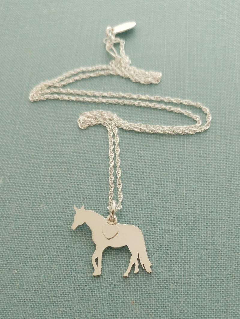sterling Silber Pferd Charm Halskette, Hengst Silhouette Personalisierte Anhänger sterling Silber Pferd Charm Halskette, Hengst Silhouette Personalisierte Anhänger von DiBAdog