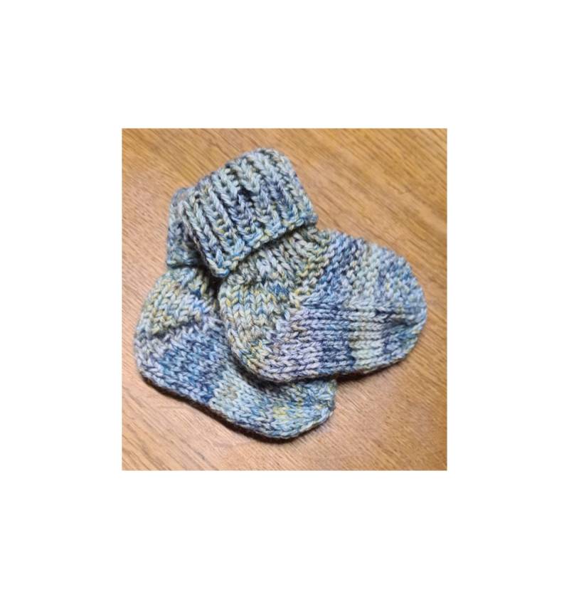 Babysöckchen, Handgestrickt Aus Zarter Babywolle, Für Babys Bis 2 Monate, Gr. 17/18 | 062, 063, 064 Babysöckchen, Handgestrickt Aus Zarter Babywolle, Für Babys Bis 2 Monate, Gr. 17/18 | 062, 063, 064 von DiDasUnikum