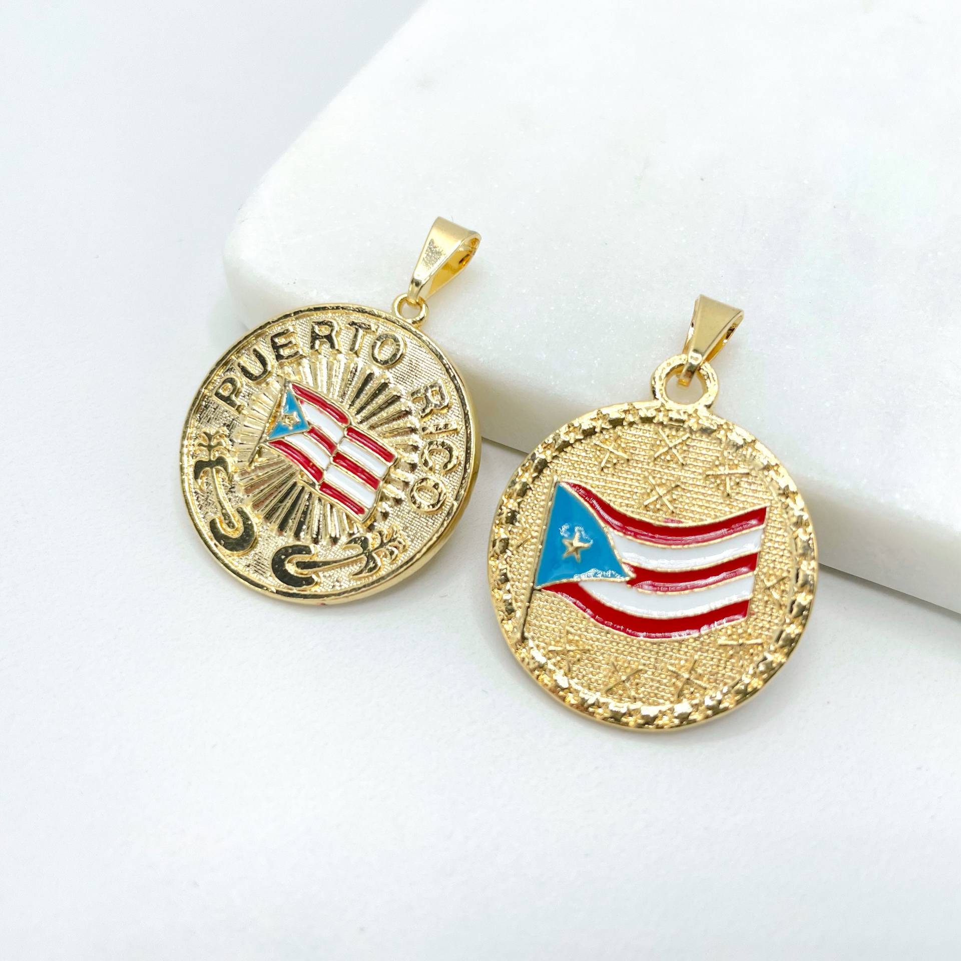 18K Gold Gefüllt Texturierte Puerto Rico Farbige Medaille Flagge Anhänger Charms, Mit Namen Oder Sternen, Großhandel Schmuckzubehör von DiJuJewels