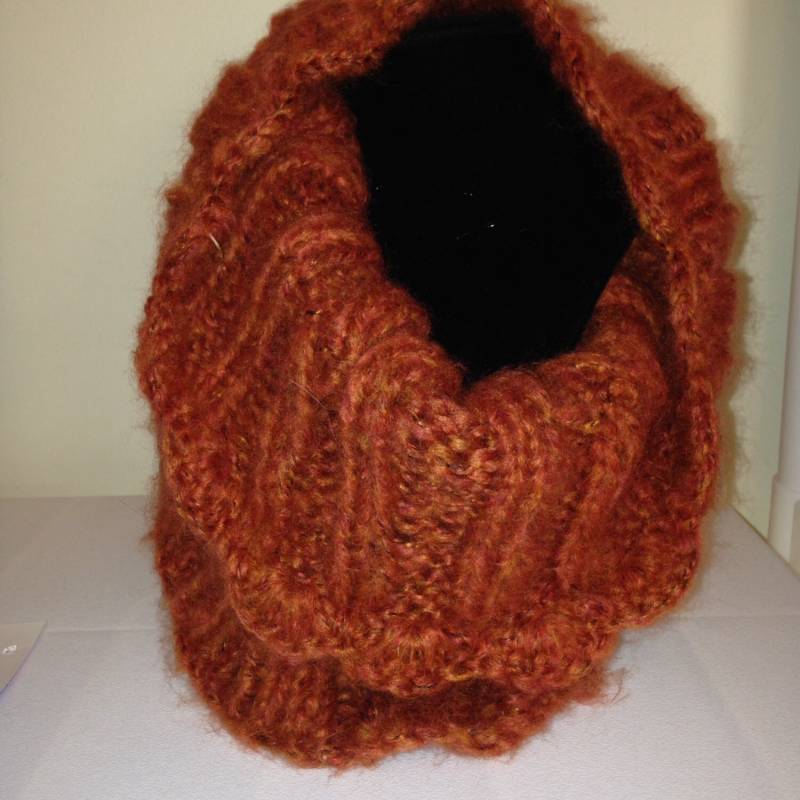 Entwined, Chunky Cables, Red Heart Symphonie, Persimmon, Halswärmer, Loop, Infinity, 7311 Entwined, Chunky Cables, Red Heart Symphonie, Persimmon, Halswärmer, Loop, Infinity, 7311 von DiVerseBlessings