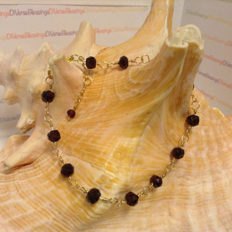 Granat, Echter Edelstein, Januar, Geburtsstein, Wire Wrapped, Perlenarmband, 14K Gold Filled, Karabinerverschluss, Verlängerung Granat, Echter Edelstein, Januar, Geburtsstein, Wire Wrapped, Perlenarmband, 14K Gold Filled, Karabinerverschluss, Verlängerung von DiVerseBlessings