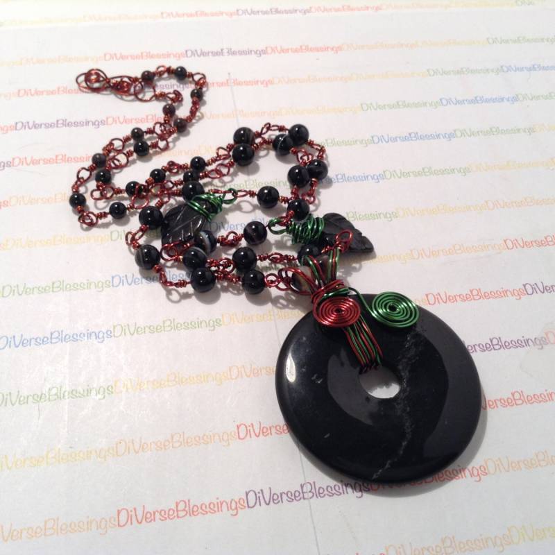 Herbstabend, Echter Edelstein, Onyx, Turmalin, Draht Gewickelt, Perlen Kette, Farbiger Kupferdraht, Halskette, 72 cm, Grün Braun Schwarz Herbstabend, Echter Edelstein, Onyx, Turmalin, Draht Gewickelt, Perlen Kette, Farbiger Kupferdraht, Halskette, 72 cm, Grün Braun Schwarz von DiVerseBlessings