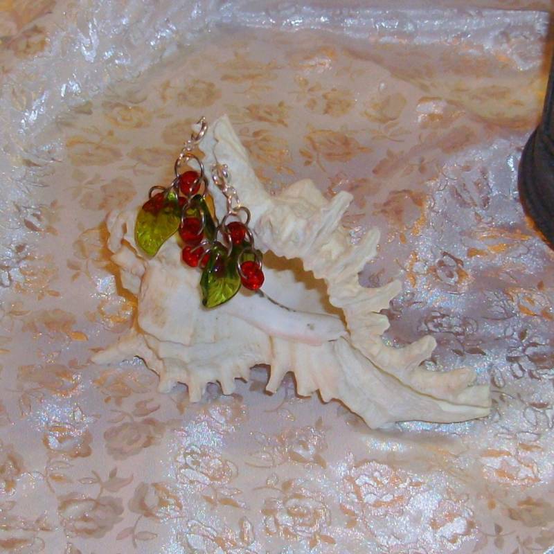 Ohrschmuck, Rot Klar Grün, Glasperlen, Kupferdraht Gewickelt, Titan Links, Sterling Ohrhaken, Weihnachten, Italien, Mexiko von DiVerseBlessings