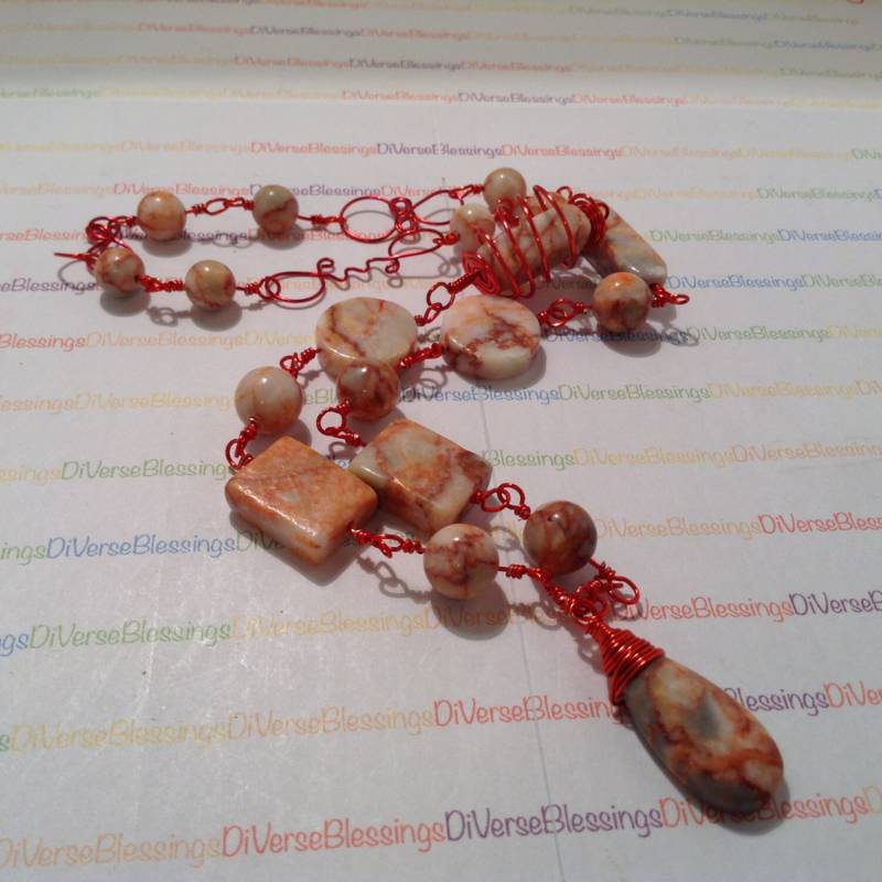 Redline Marmor, Echter Edelstein, Rot Gefärbt, Versilbert, Kupferdraht, Wire Wrapped, 21 Zoll, Perlen Halskette, Fancy S Verschluss, Focal Redline Marmor, Echter Edelstein, Rot Gefärbt, Versilbert, Kupferdraht, Wire Wrapped, 21 Zoll, Perlen Halskette, Fancy S Verschluss, Focal von DiVerseBlessings