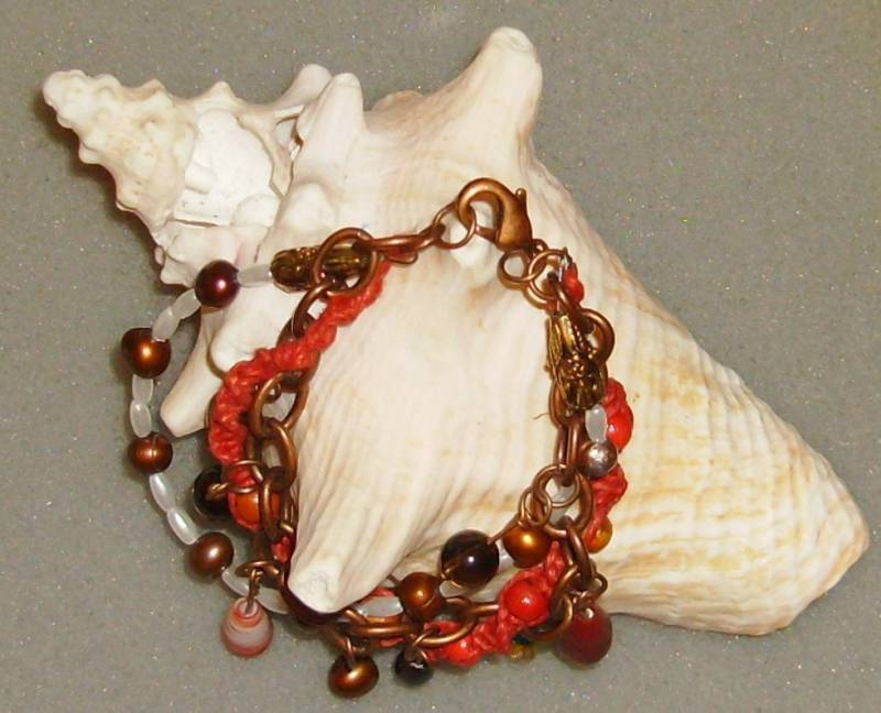 Rustikales Rot, 3 Strang, Perlen Armband, Multi Media, Makramee, Charm, Metall, Glas, Perle, Echter Edelstein Rustikales Rot, 3 Strang, Perlen Armband, Multi Media, Makramee, Charm, Metall, Glas, Perle, Echter Edelstein von DiVerseBlessings