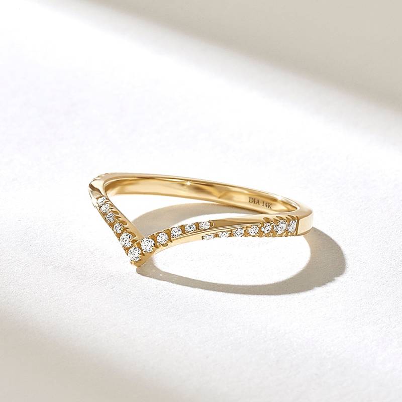 14K Massivgold Diamant Chevron Ring - V-Form Gebogener Ehering, Verdrehter Wishbone-Ring, Solitär-Vergrößerer, Moderner Goldbrautschmuck von DiaFineJewelry