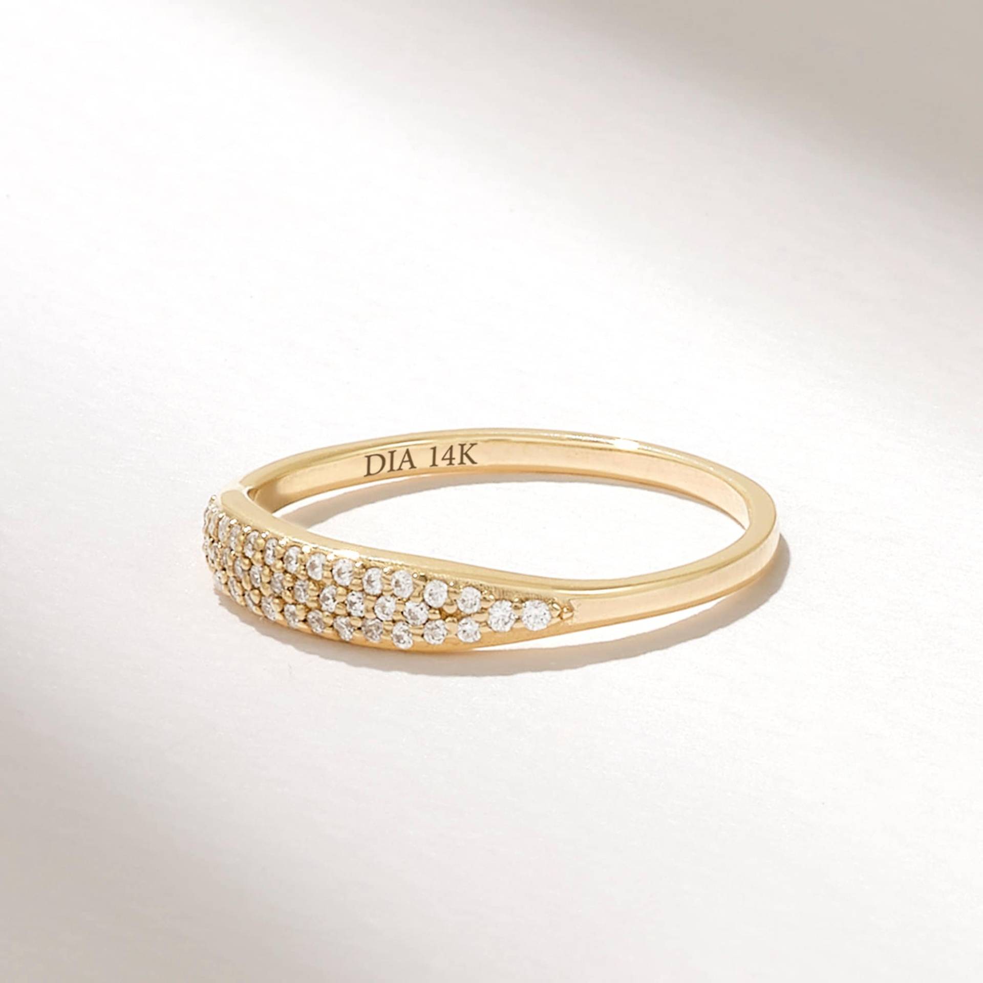 14K Solid Gold Pave Diamant Pinky Ring Für Frauen, Zierlicher Siegelring Slim Stacking Band, Minimalist Fine Schmuck Geschenk Sie von DiaFineJewelry