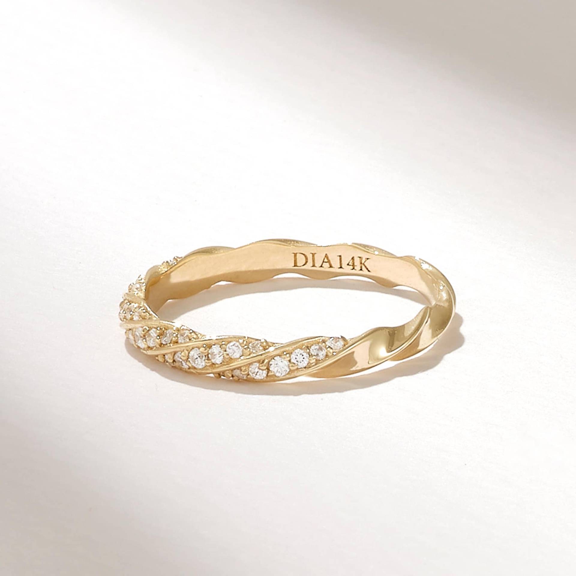 Diamant Twisted Halb Eternity Ring, Solid Gold Ehering, 14K Zierliche Seil Ringe Für Frauen, Pave Jubiläum Band, Brautgeschenke von DiaFineJewelry