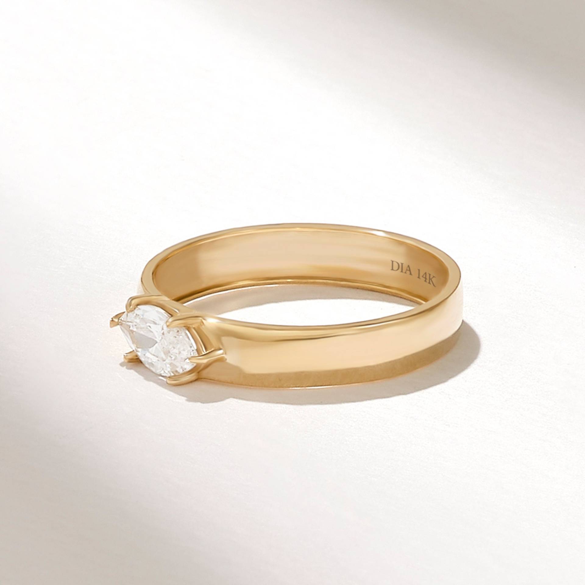 Gold Band Verlobungsring Mit Marquise Diamant, 14K Massivgold Dicke Solitaire Jubiläumsring Für Frauen, Echter Natürlicher Diamant Ring von DiaFineJewelry