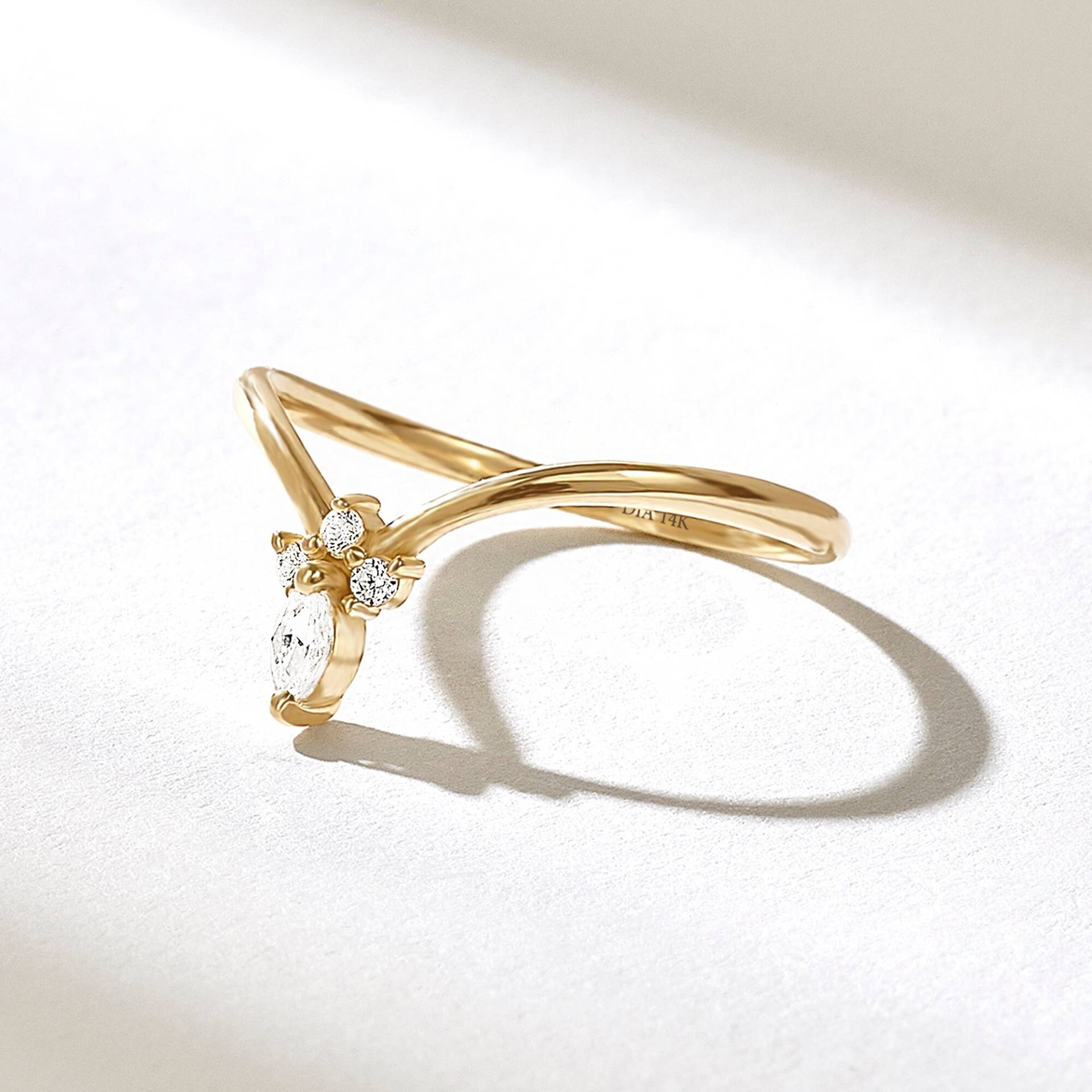 Marquise Diamant Tiara Chevron Ring | 14K Solid Gold Stapelbar Ehering Wunschknochen Ringengel in V-Form, Für Damen von DiaFineJewelry