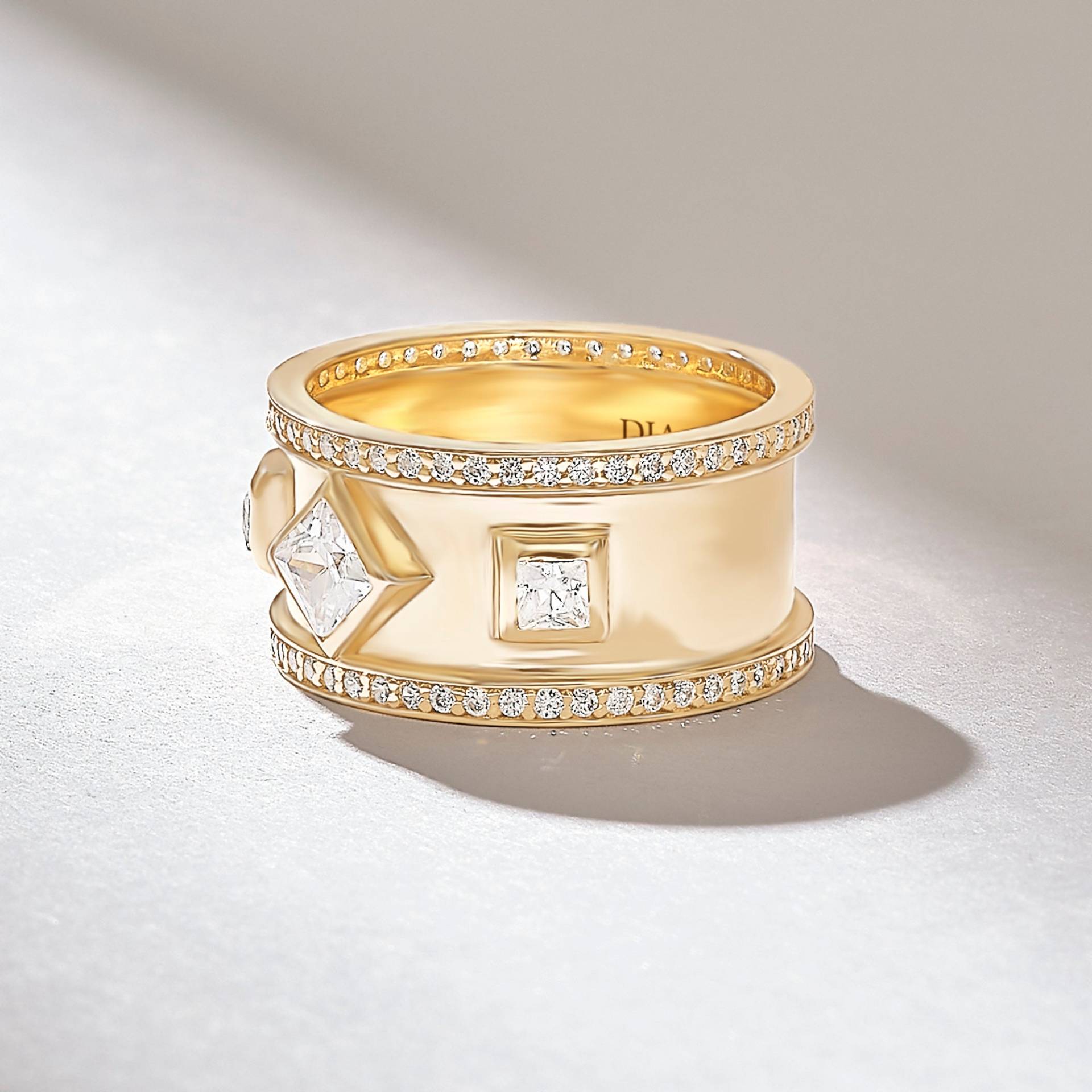 Princess Lab Diamant Ehering Aus 585Er Massivgold, Breiter Zigarrenstil Für Frauen, Dicker Verlobungsring Oder Jubiläumsring, Einzigartiges Statement von DiaFineJewelry