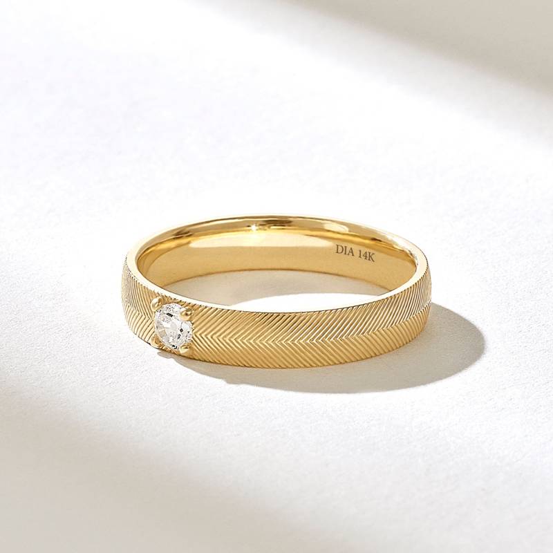 Solo Diamant Ehering, Ehering Für Frauen, Solides Gold Strukturiertes Band, 14K Rundes Diamantband, Ihr Allianzring von DiaFineJewelry