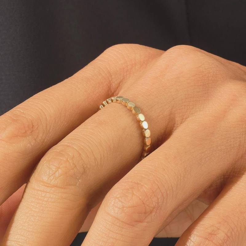 Zierlicher 14K Gold Dot Ring, Solid Flache Bead Einzigartige Stacking Band Für Frauen, Gepunktete Daumen Midi Geschenk Sie von DiaFineJewelry