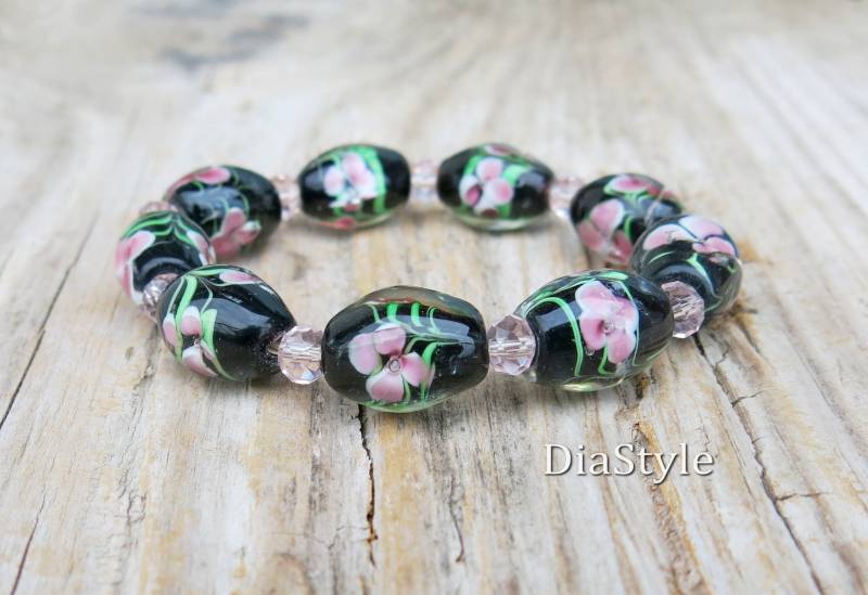 Schwarzes Glasblumenarmband Kristallperlen-Zartes Armband von DiaStyle