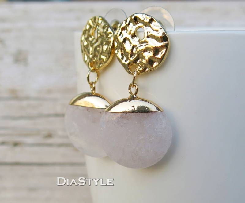 Natürliche Quarz Kristall Ohrringe Vergoldetes Messing von DiaStyle