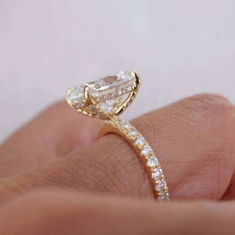 Oval Lab Grown Diamond Engagement Ring 14K Gold Pave Band Large Statement Wedding Unique Sparkly Bridal Gift For Her von Diamantglanz