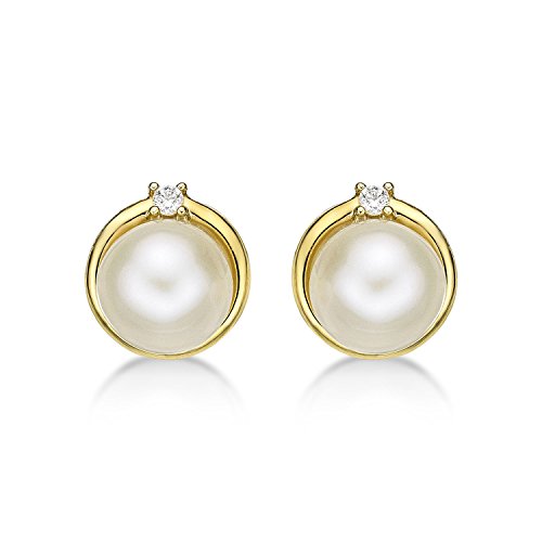 Süßwasserperlen Ohrringe mit echten glänzenden weissen Perlen in luxuriösem 9k Gelbgold mit zusätzlichen Zirkoniasteinen. Diese Goldohrringe sind das ideale Geschenk für Sie. von Diamond Treats