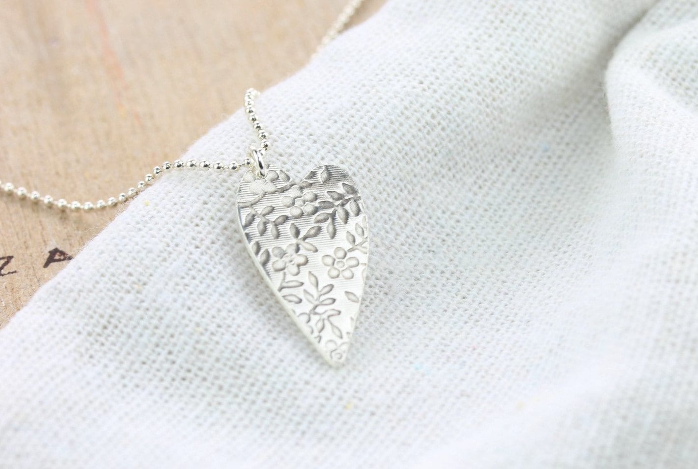 Floral Print Wild Love Herz Halskette | Silber Floral Print Wild Love Herz Halskette | Silber von DiamondFishJewellery