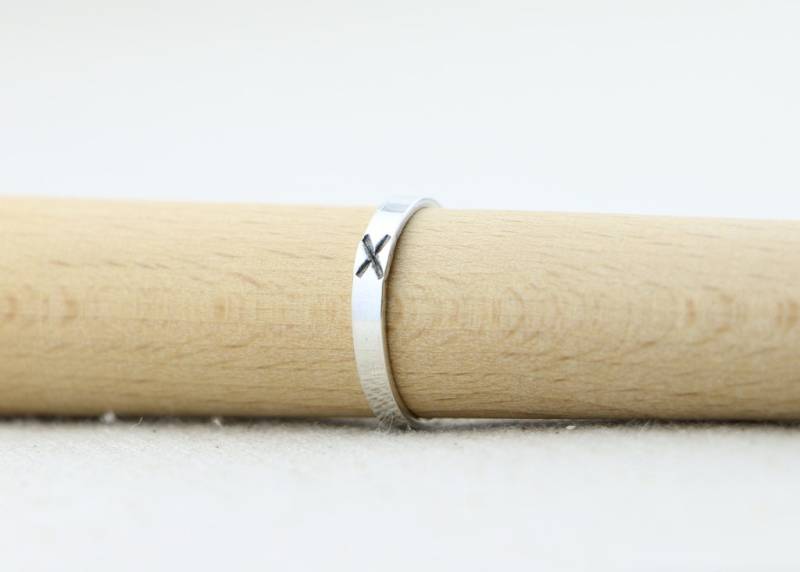 Silberner Kuss Gestempelt Stapelring Band Silberner Kuss Gestempelt Stapelring Band von DiamondFishJewellery