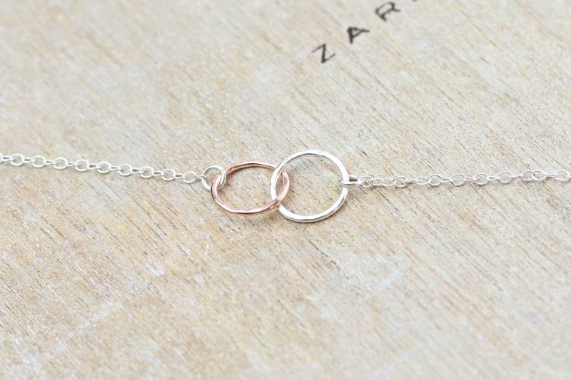 Zarte Rose Gold Silber Glieder Karma Kreise Infinity Armband - Minimalist Zierliche Kette Layering Schmuck Zarte Rose Gold Silber Glieder Karma Kreise Infinity Armband - Minimalist Zierliche Kette Layering Schmuck von DiamondFishJewellery