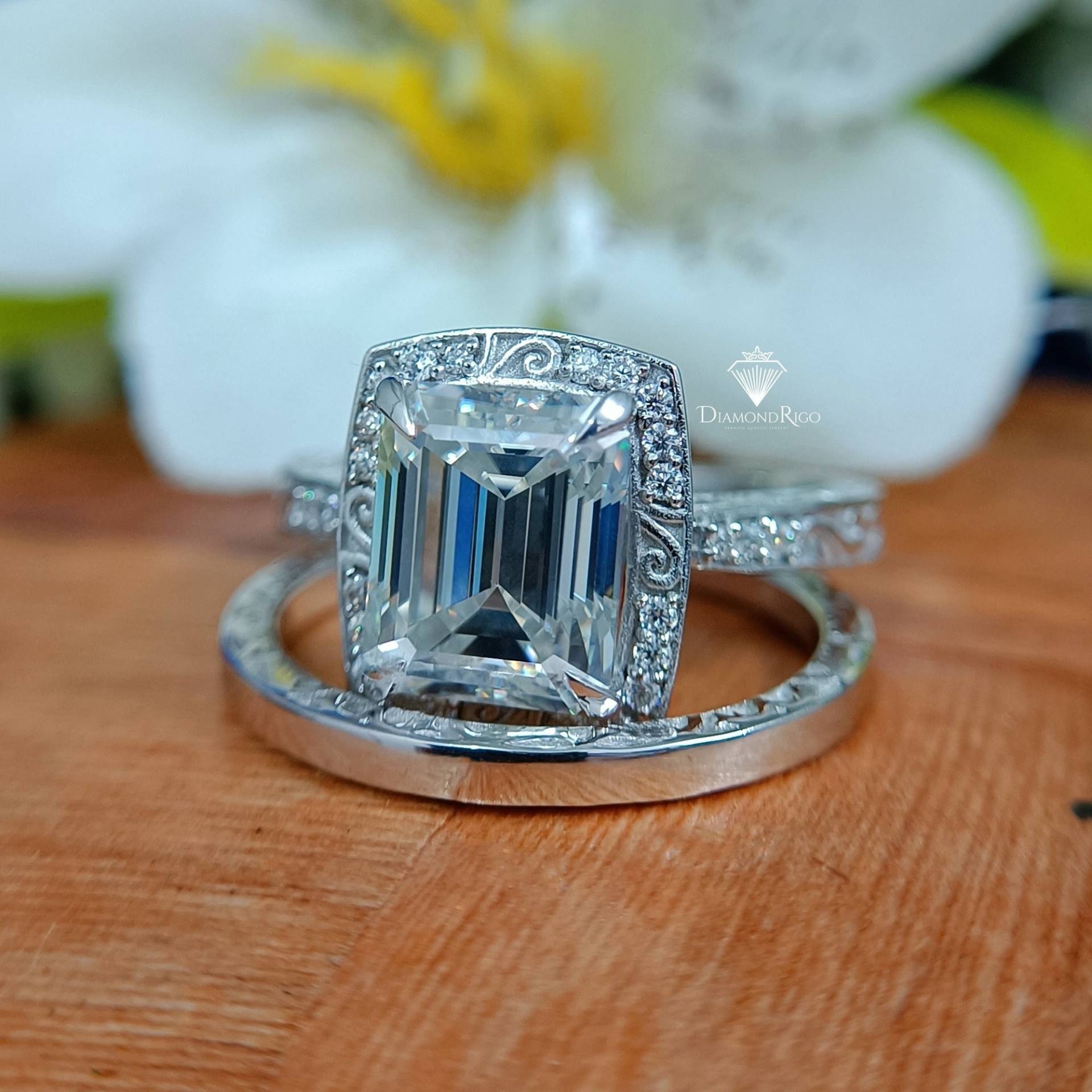 4 Ct Art Deco Smaragd Moissanit Brautring Set, Vintage Hochzeit Ring, Frauen Verlobungsring, Brautjungfer Geschenke Einzigartiger Halo Ring von DiamondRigo