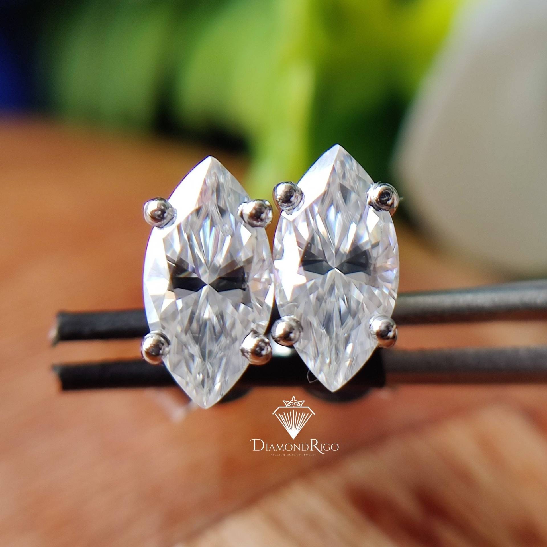 Marquise Cut Farblose Moissanit Ohrstecker, Push Back Ohrring, Verlobung Ohrring Für Frauen, Geburtstag Geschenk Schmuck Sie von DiamondRigo