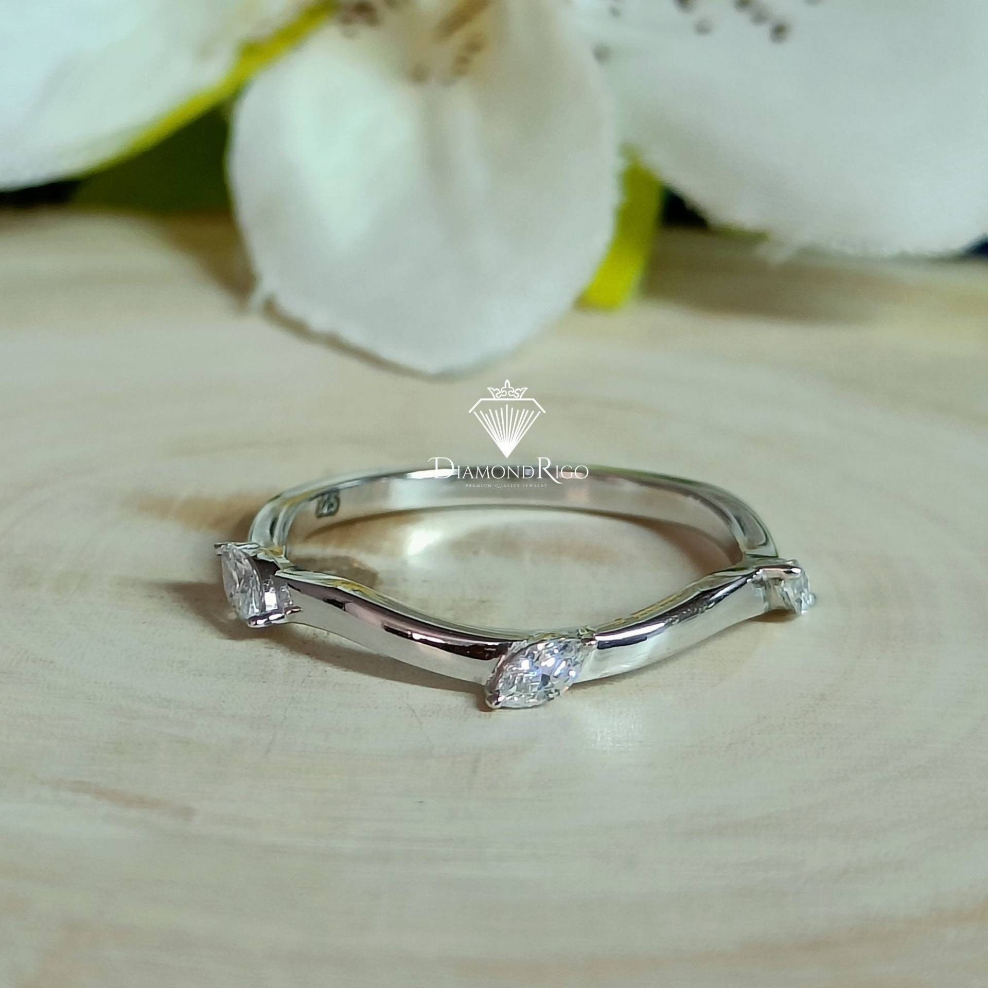 Unikat Hochzeitsband Frauen Vintage Ehering Weißgold Ring Halb Eternity Marquise Cut Stapeln Passende Geschenke Für Sie von DiamondRigo