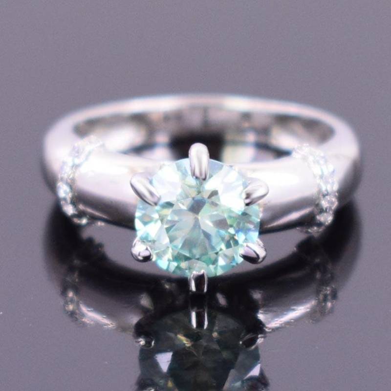 2, 50 Ct Fabelhafter Blauer Moissanit-Diamantring Im Rundschliff Mit Weißen Akzenten Neueste Kollektion & Tolles Funkeln Für Ihre Freundin, Frau von Diamondking007