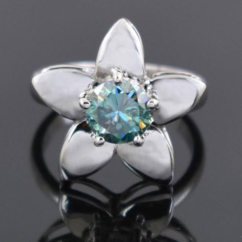 Blumen Design - Runder Moissanit Ehe & Verlobungsring 2.20 Karat Wunderschöner Blauer Diamant Solitär Ring in 925 Silber von Diamondking007