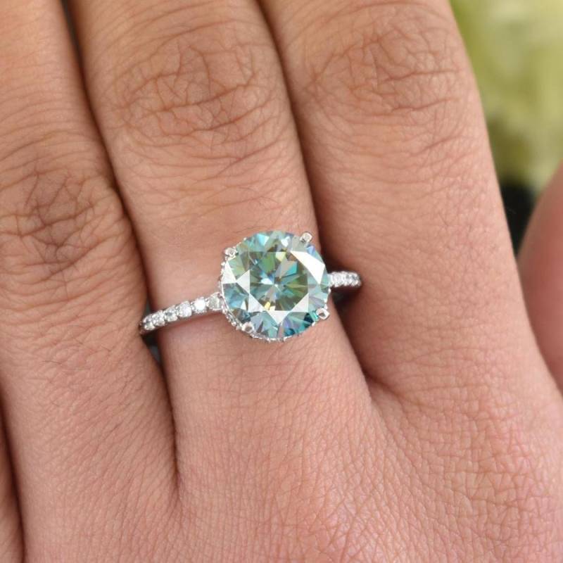 Versteckter Halo Verlobungsring 2 Karat Lieblicher Blauer Moissanit Diamant Damenring Mit Weissen Akzenten in 925 Silber Wunderschöne Sammlung von Diamondking007