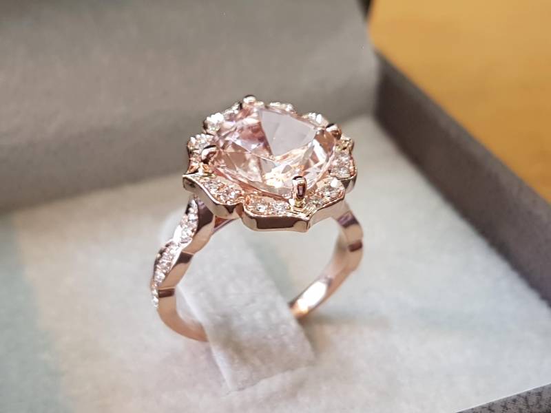 3 Karat Morganit Verlobungsring Rose Gold Kissen Ring 3 Karat Morganit Verlobungsring Rose Gold Kissen Ring von DiamondsMine